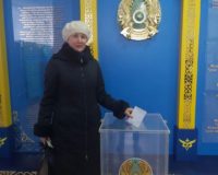 Сегодня – важный и ответственный день в жизни каждого казахстанца! С раннего утра жители столицы идут отдать свои голоса за Новый Казахстан, за будущее своих детей и страны.
